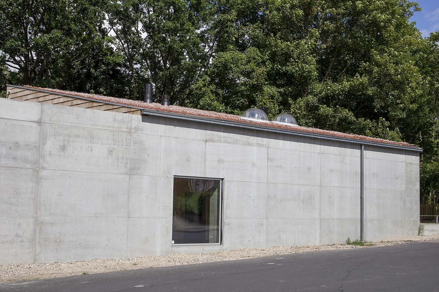 Søndermark Natur- og fritidshytte Lukket facade mod vejen