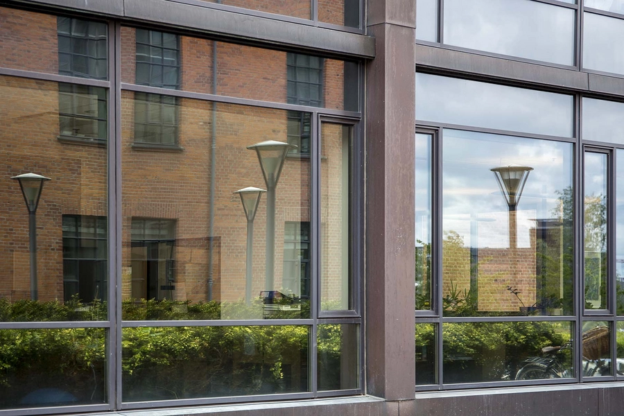 Sundhedsstyrelsen Moderne facade spejler gammel facade