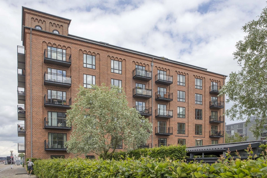 Pressesiloen Facade mod syd-vest set fra kajen