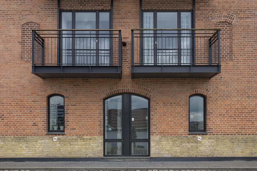 Pressesiloen Dør i gavl mod kajen