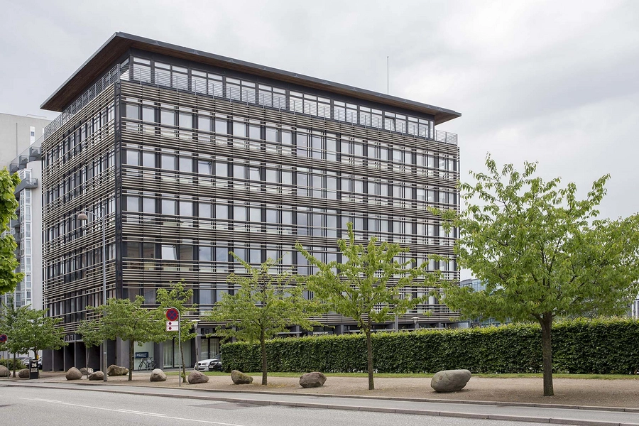 Håndværkets Hus Bygningen set fra øst langs vejen