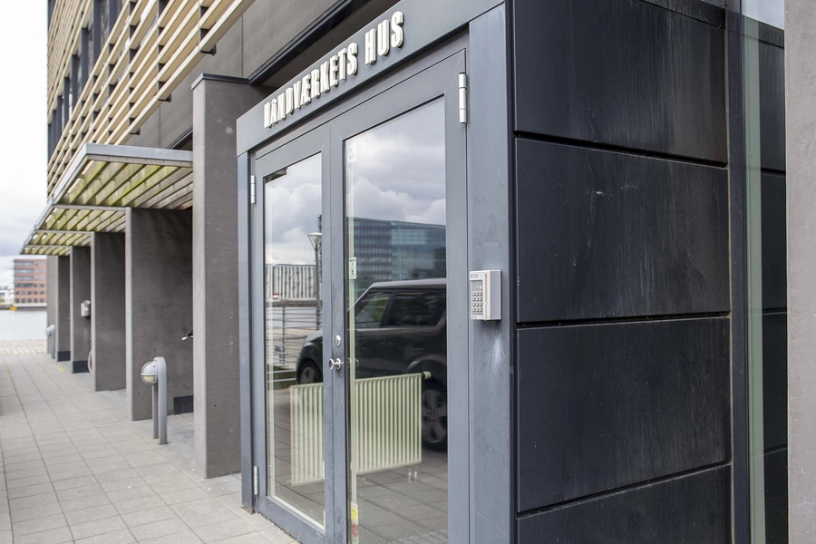 Håndværkets Hus Kig fra entréen mod kajen