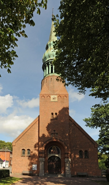 Frederiksværk Kirke Set fra vest
