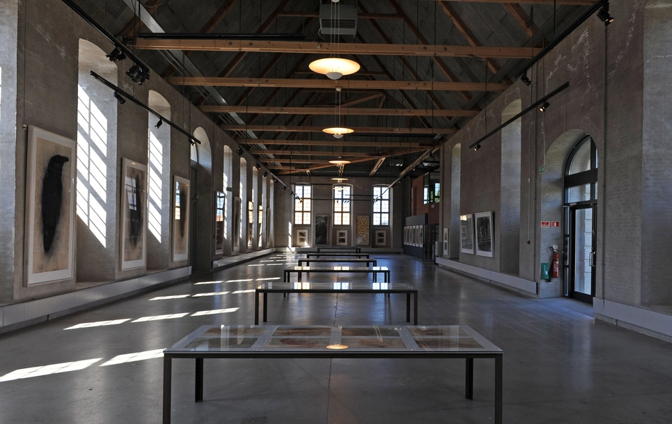 Gjethuset Udstillingssalen med skiftende udstillinger.