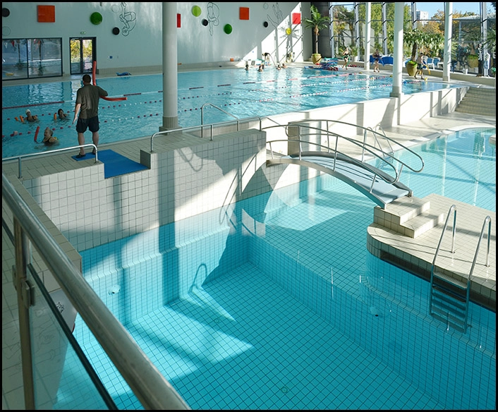 Bagsværd Svømmehal Set mod stort bassin