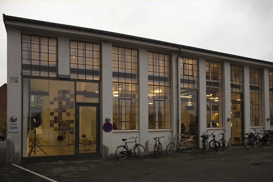 PLH Studio Facade mod gård