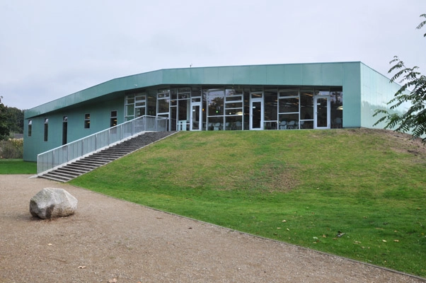 Ordrup Bibliotek Vestfacade og sydgavl