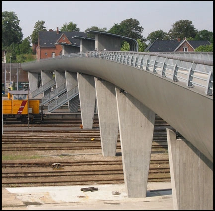 Cykel- og fodgængerbro ved Næstved Station 