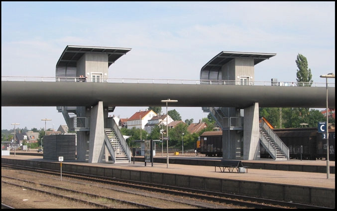 Cykel- og fodgængerbro ved Næstved Station Perroner