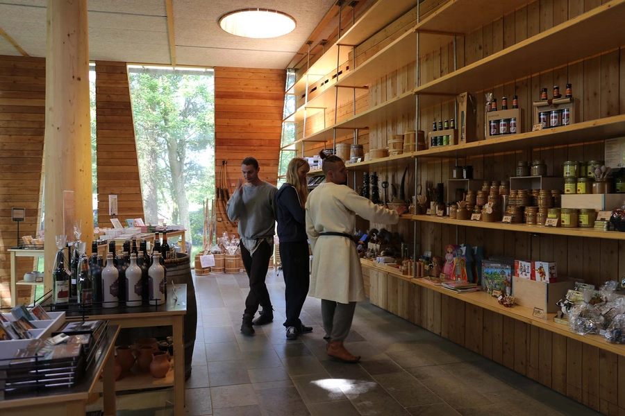 Besøgscenter Spøttrup Borg Butik