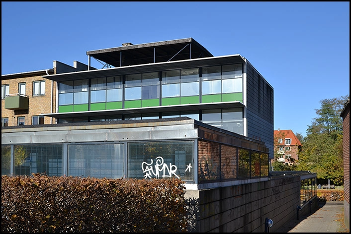 Virum Apotek Set fra syd