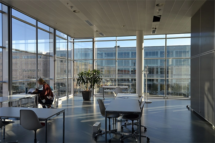 Det Humanistiske Fakultetsbibliotek Stille aflukket læsesal