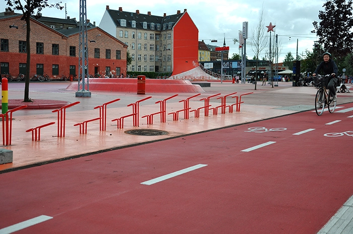 Superkilen Den Røde Plads