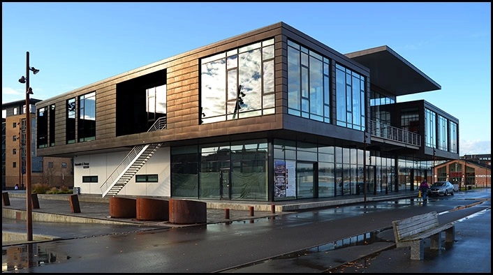 Havnehuset, Jomfru Ane Parken Set fra øst