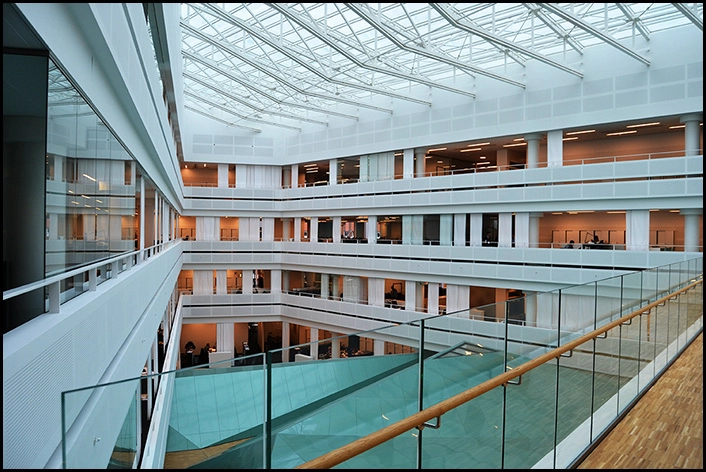 KPMG Domicil Det største af de tre atrier.