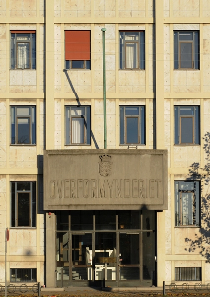 Overformynderiet Hovedindgang mod Holmens Kanal