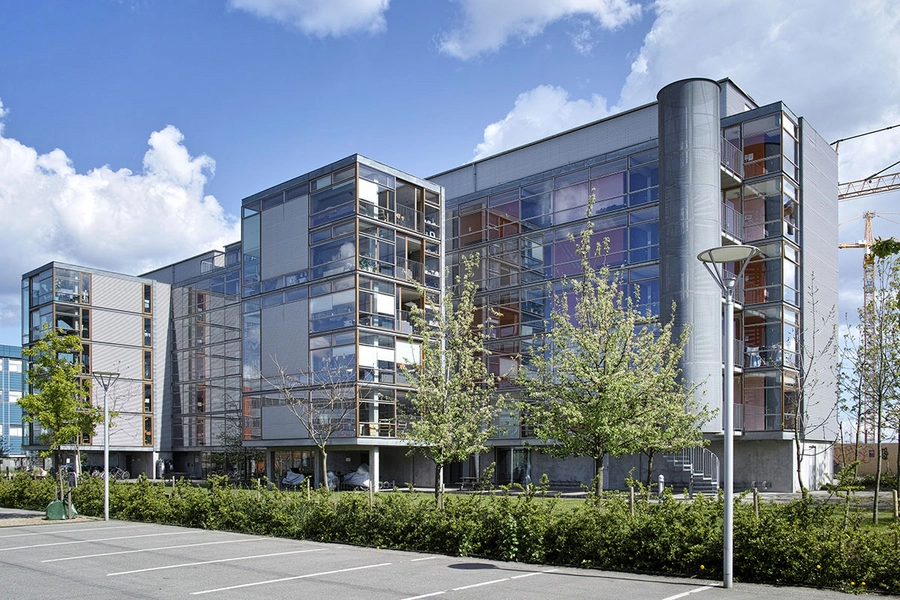 Industrikollegiet Facade med køkkentårne