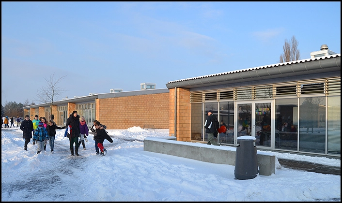 Trekroner Skole Gård ved bygning 2