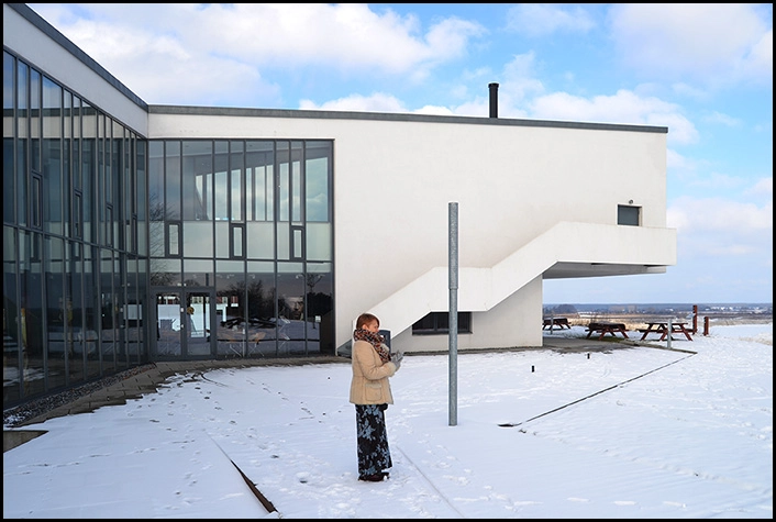 Geomuseum Faxe, Kulturhuset Kanten Museets 1.plan skyder sig ud mod afgrunden.