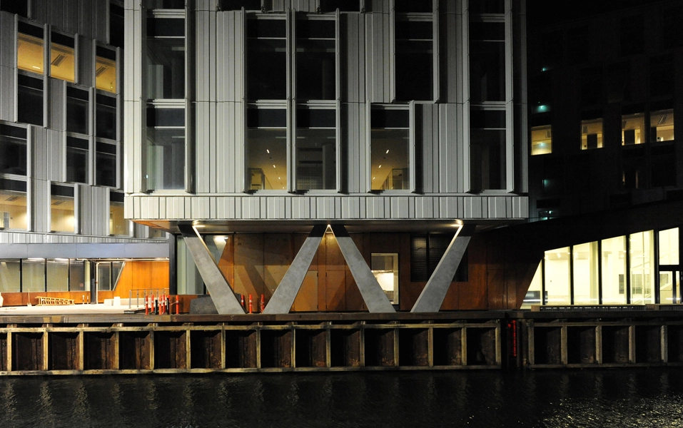 FN-byen Set fra øst, nat