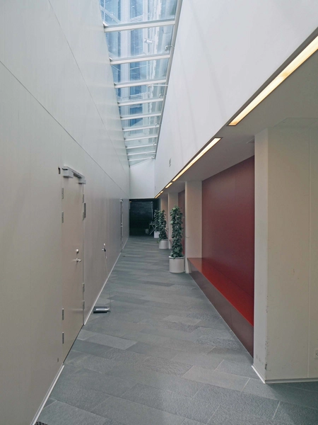 FN-byen Gang med ovenlys