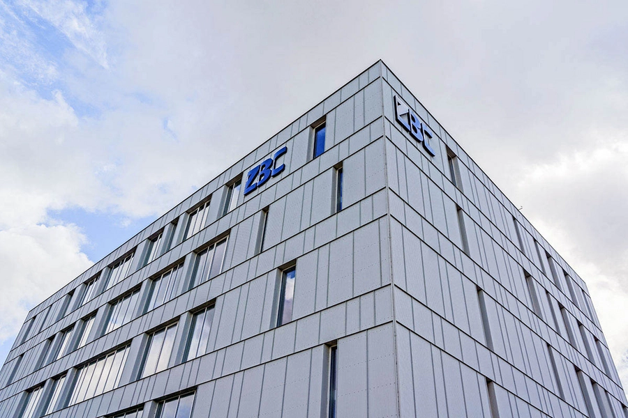 Handelsskolen Sjælland Syd - ZBC - Zealand Business College Udsnit facade nybyg