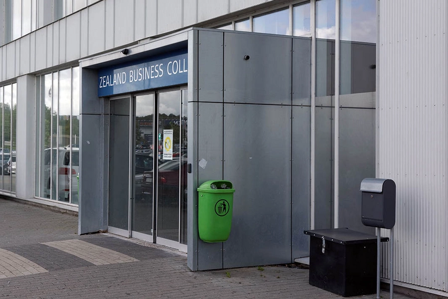 Handelsskolen Sjælland Syd - ZBC - Zealand Business College Nyt indgangsparti