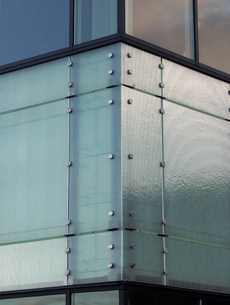 Max Bank Domicil Detalje, glasfacade, hjørne