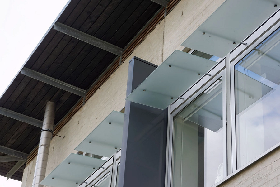 Skattecenter Næstved - Told og Skat Detalje, vindue, solafskærmning, tagkonstruktion