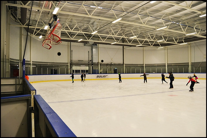 Gentofte Skøjtehal Interiør af skøjtehal