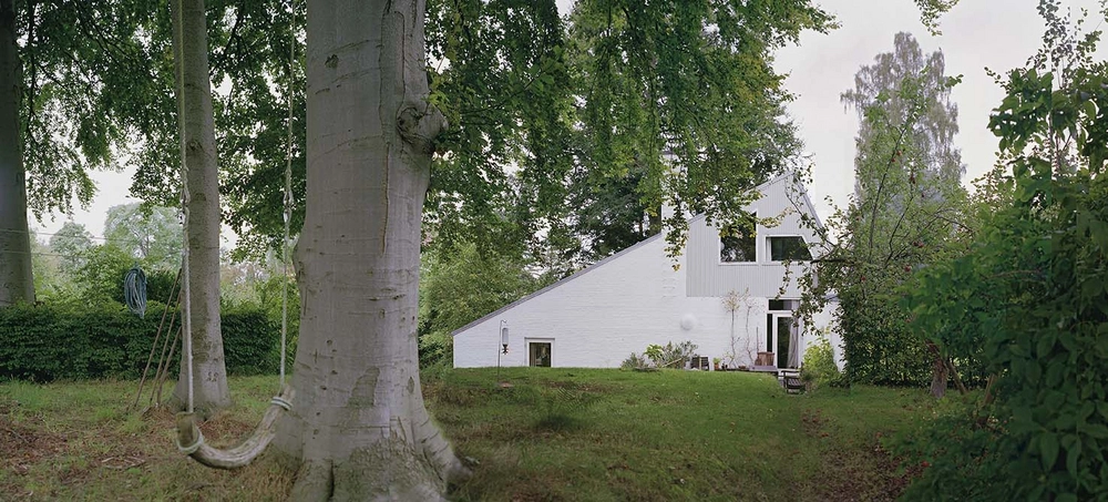 Simonys hus, Geelsvej 10 Gavlmotiv med ekspressionistiske vinduer