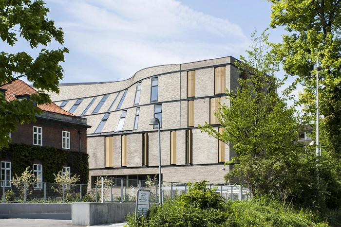 Retten på Frederiksberg Blik fra nordøst med det gamle domhus i foregrunden
