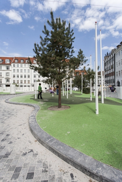 Hauser Plads Blik fra hovedindgangen mod nord