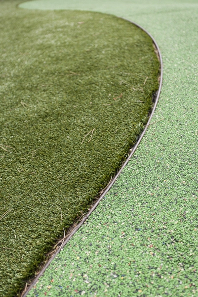 Hauser Plads Faldunderlag og kunstgræs